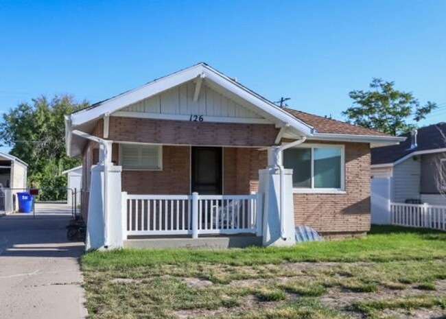 Primary Photo - Duplex For Rent in South Salt Lake!