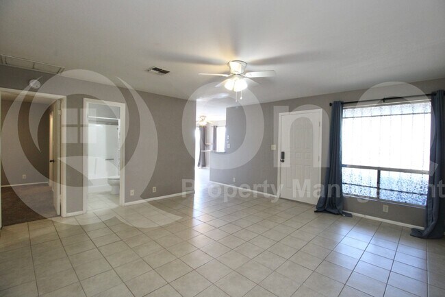 Building Photo - 9021 W Elm St