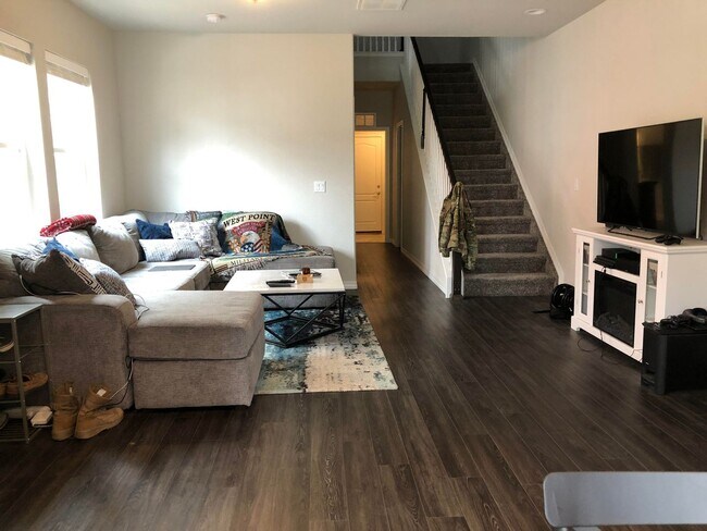 Building Photo - 3bd, 2.5ba 2car West Side Beauty, Built in 2019, Close to Downtown
