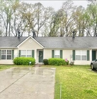 Building Photo - Charming 3BR Townhouse Near Shopping & Doctors Hospital