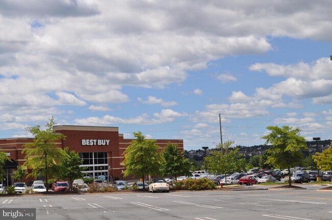 Building Photo - 505 Edmonton Terrace NE