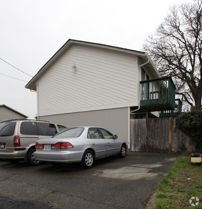 Building Photo - 2109 E Evergreen Blvd