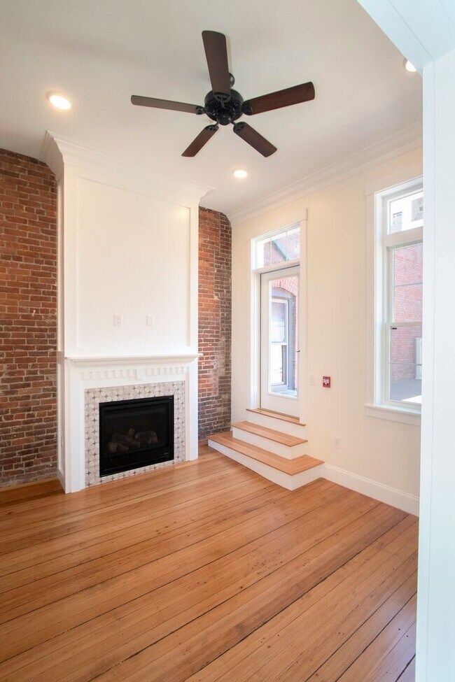 Building Photo - 440 Central Ave