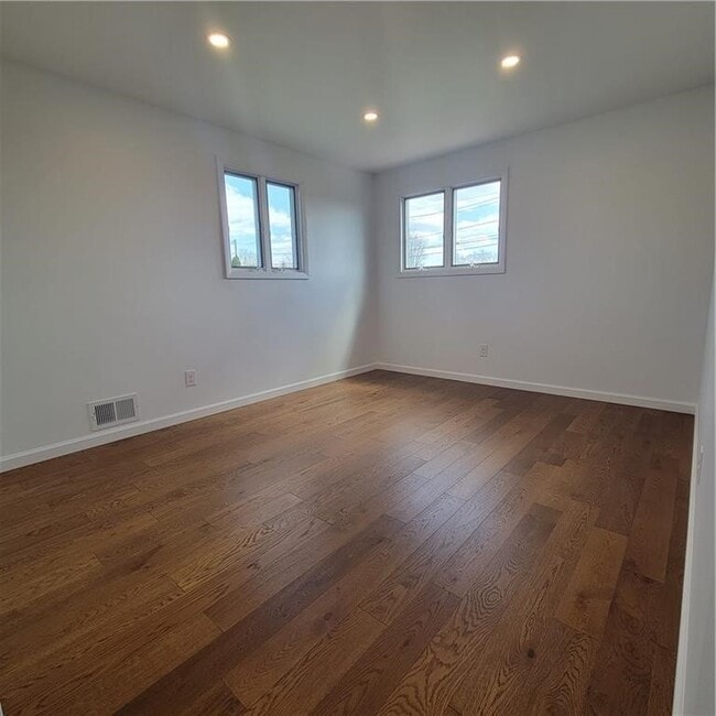 Building Photo - 47 Crimson Bramble Rd