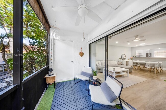 Building Photo - 130 S Cypress Rd