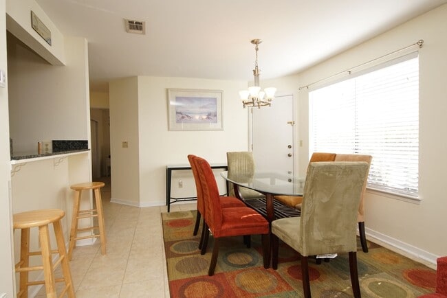 Building Photo - First Floor Condo in Bluewater Bay