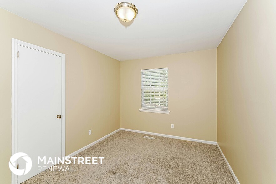 Building Photo - 114 Redstone Way