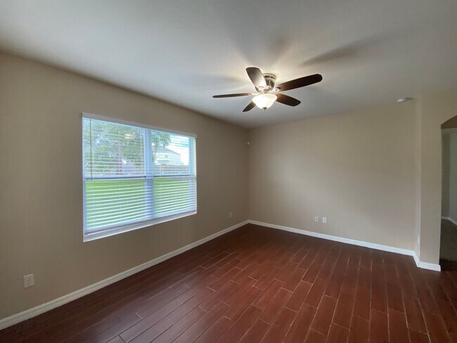 Building Photo - Oak Hill Plantation - 4/2/2 **Won't Last**