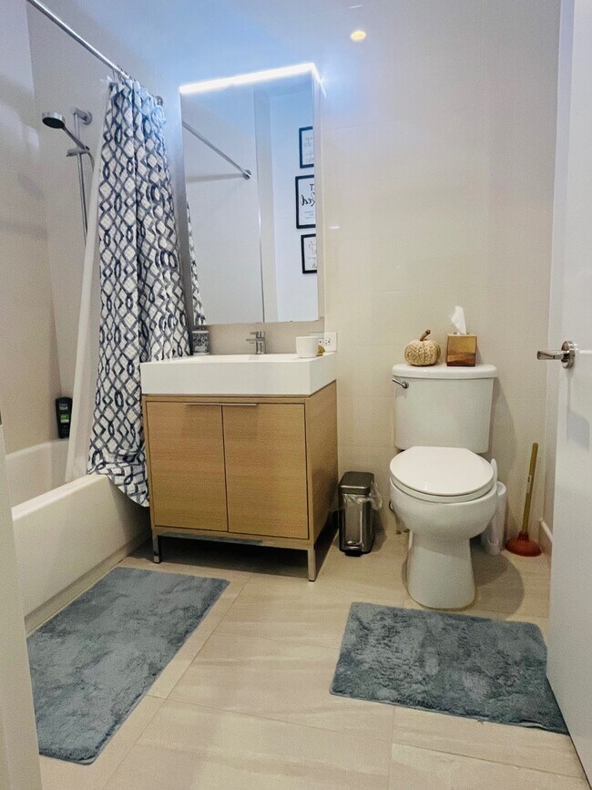 Building Photo - 180 Water St