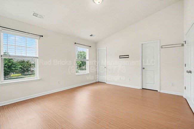 Building Photo - 10420 Benfield Rd