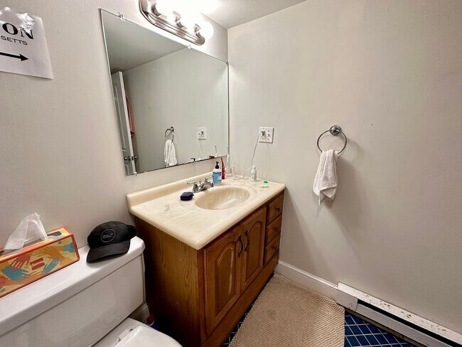 Building Photo - MODERN AND SPACIOUS MISSION HILL 4BED AVAILABLE SEPT 2026