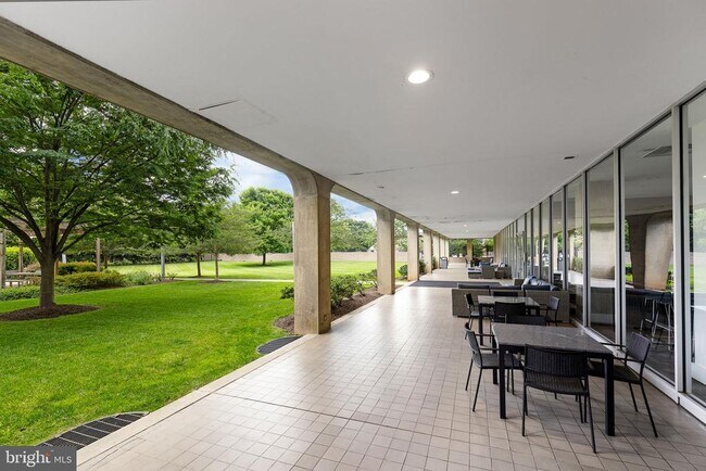 Building Photo - 1101 3rd St SW