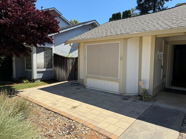 Building Photo - Modern 4 Bedroom One Story *Vacaville