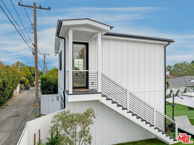 Building Photo - 839 Harvard St