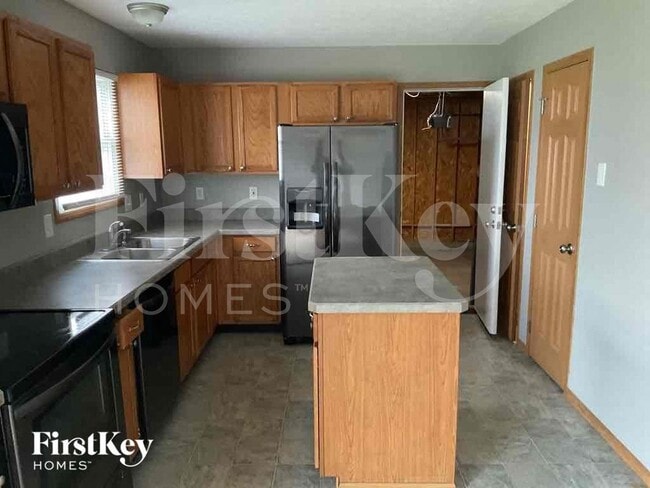 Building Photo - 1488 W Quail Run Dr