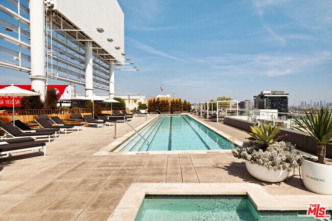 Building Photo - 6250 Hollywood Blvd