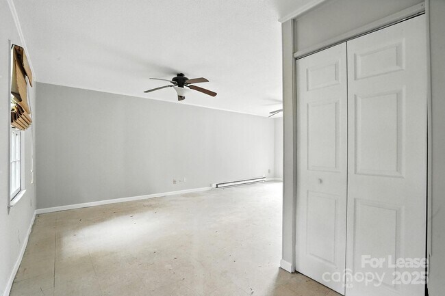 Building Photo - 701 Gaywood Dr