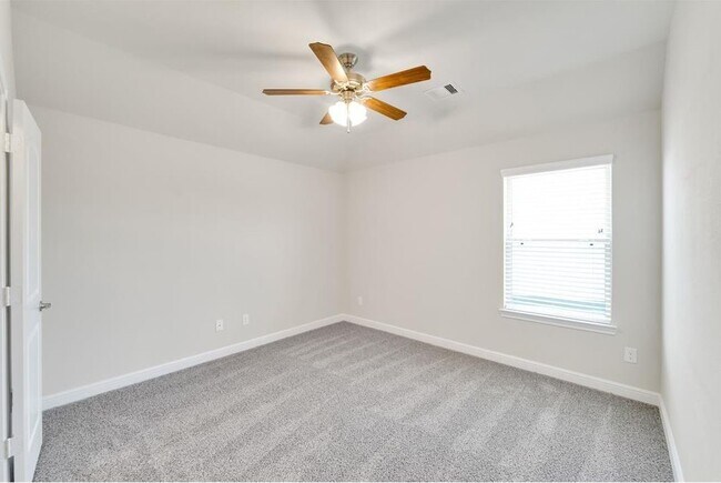 Building Photo - 18906 Whistling Oaks Dr