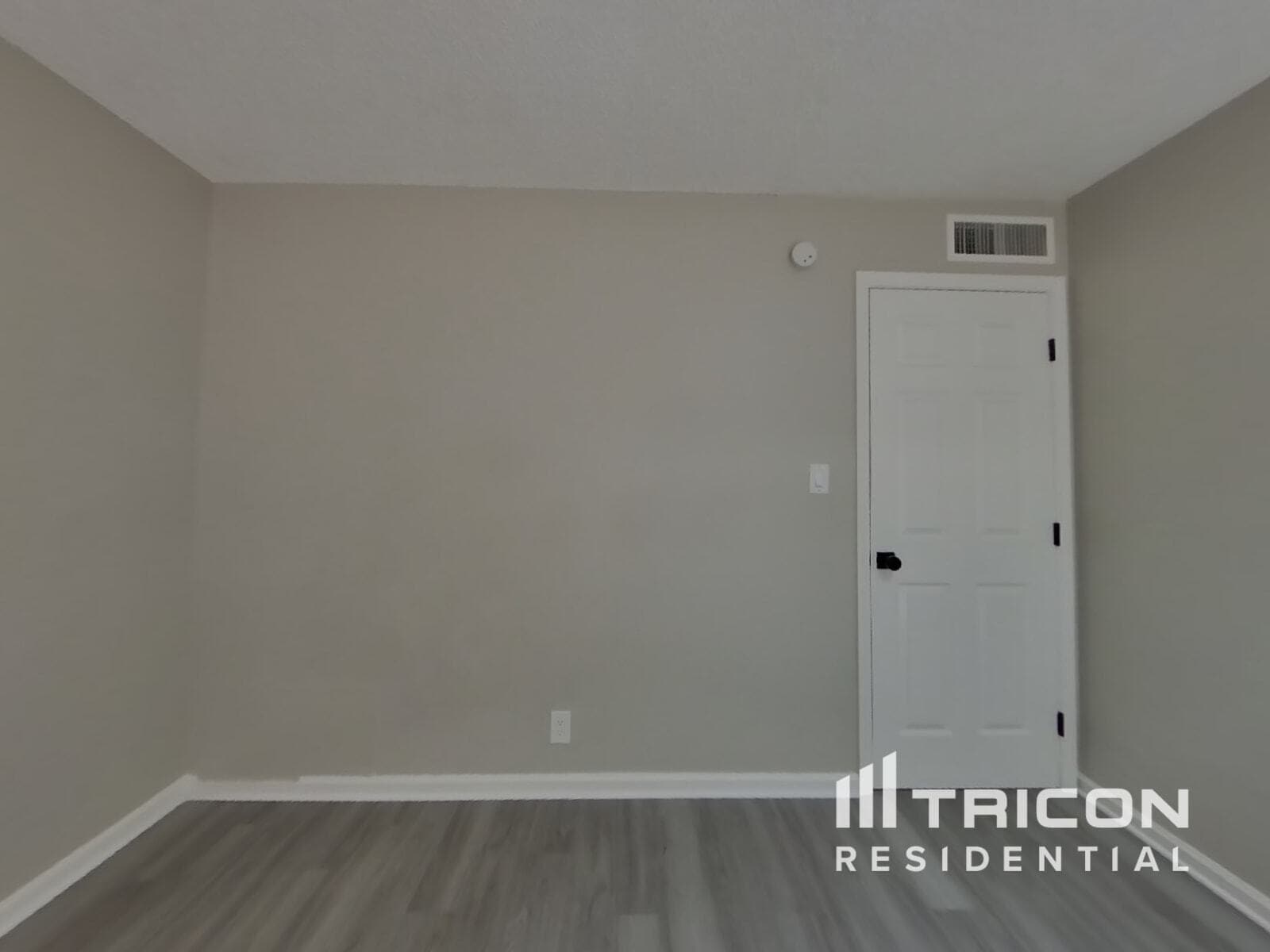 Building Photo - 12505 Conejo Rd NE