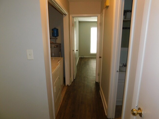 Building Photo - Charming Duplex in Havelock