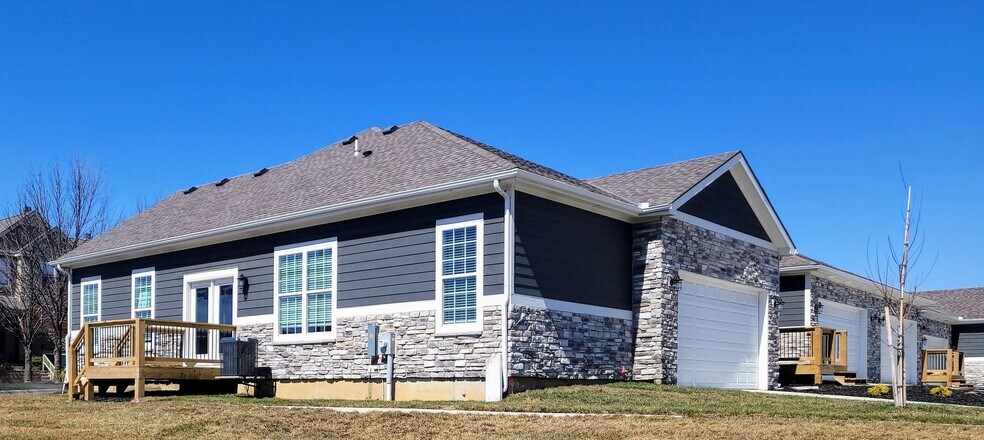 Building Photo - 15853 Foster