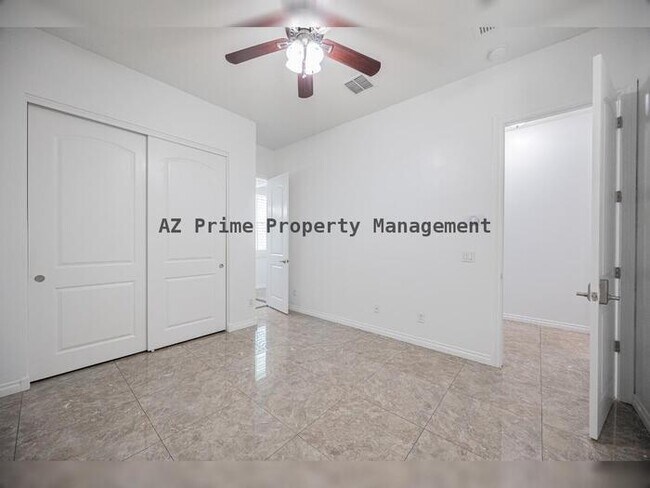 Building Photo - 224 E Mead Dr