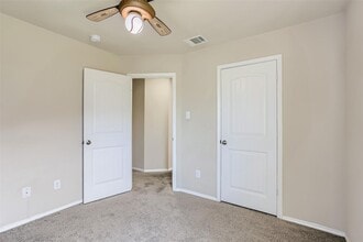 Building Photo - This well-maintained 4 bedroom home is located in a quiet neighborhood that has a community park ...