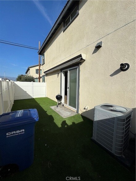 Building Photo - 501 Villa Way