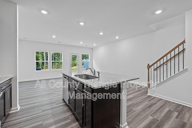 Building Photo - 3105 Vitner Dr