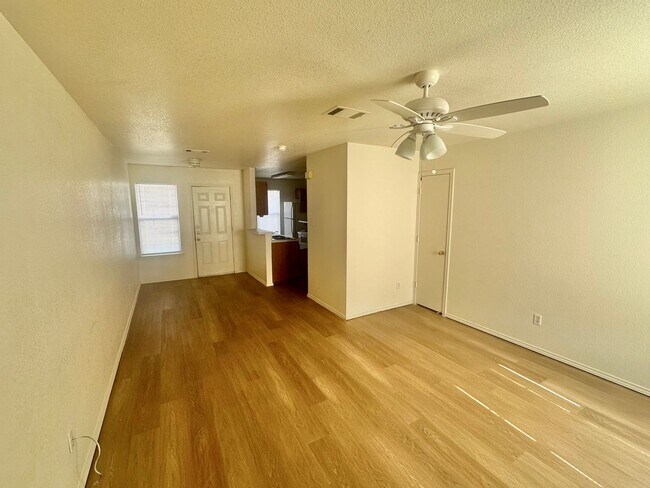 Building Photo - 5705 Greengate Dr