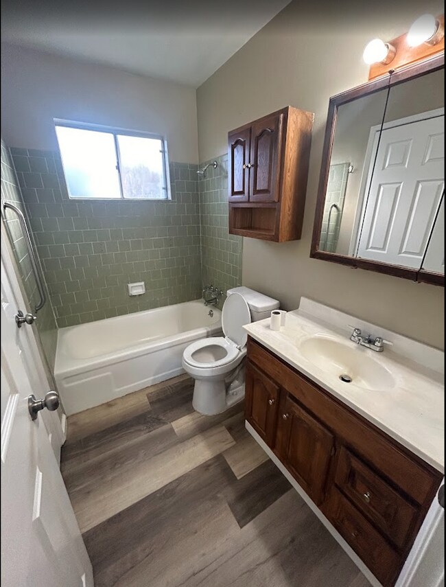 Building Photo - 3 Bed, 2 bath in SW