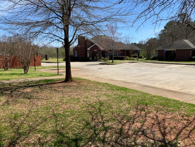 Building Photo - Montevallo, AL*** 2 Bed 2 Bath $1,154/mo**Deposit $0