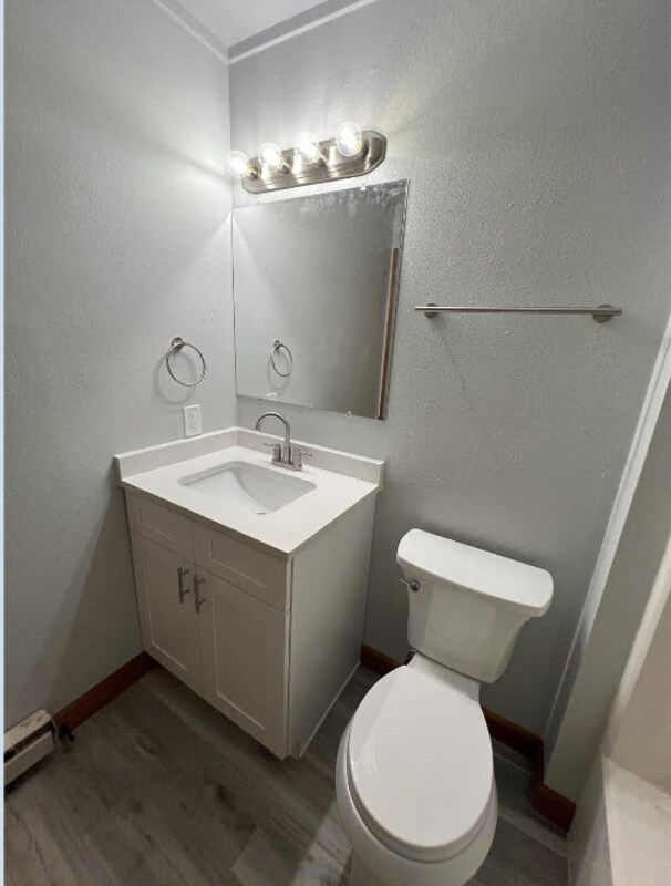 Building Photo - 2 S Wickham Ct