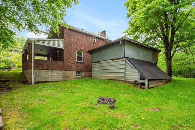 Building Photo - Stunning 3 bedroom home in Wilkins Township available now!