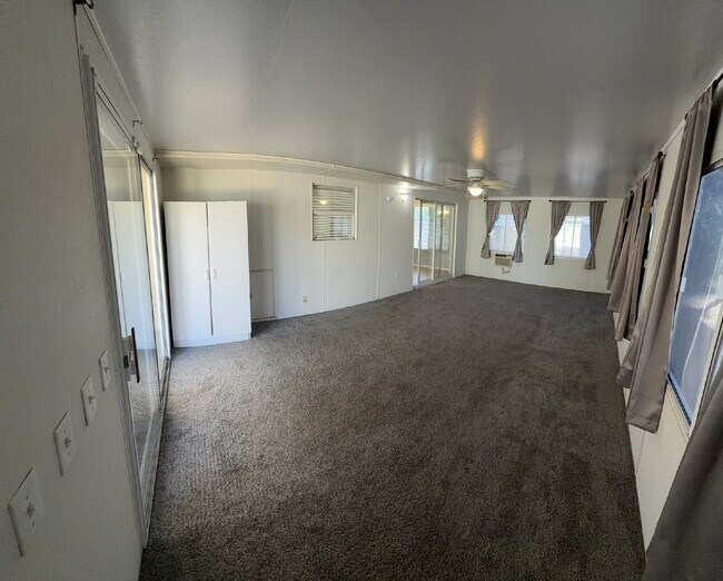 Building Photo - Gorgeous, Newly Redone 3 bed 2 Bath Home in The Most Sought-After Adult Community in Hemet!