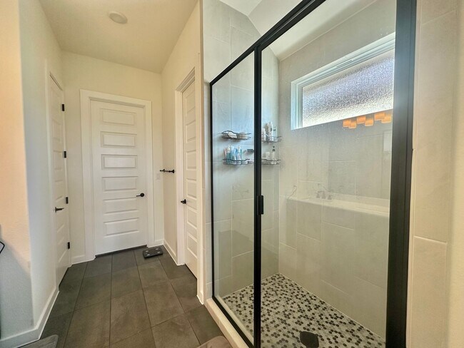 Building Photo - 137 Alfalfa Dr