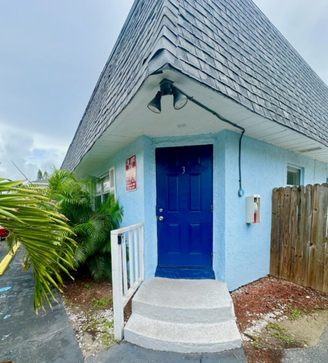 Building Photo - 14125 Palm St