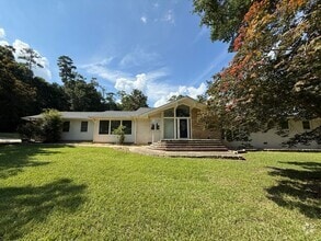 Building Photo - Newly Remodeled Ranch-Style 4BD, 3.5BA Ral...