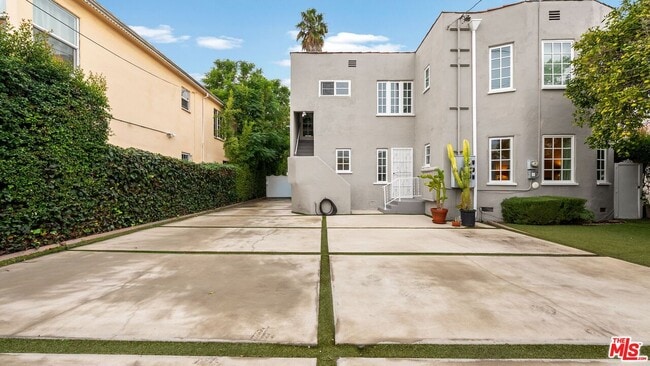 Building Photo - 434 N Genesee Ave