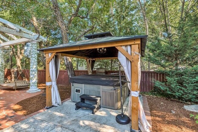 Building Photo - Beautiful Estate for Rent in Ashland