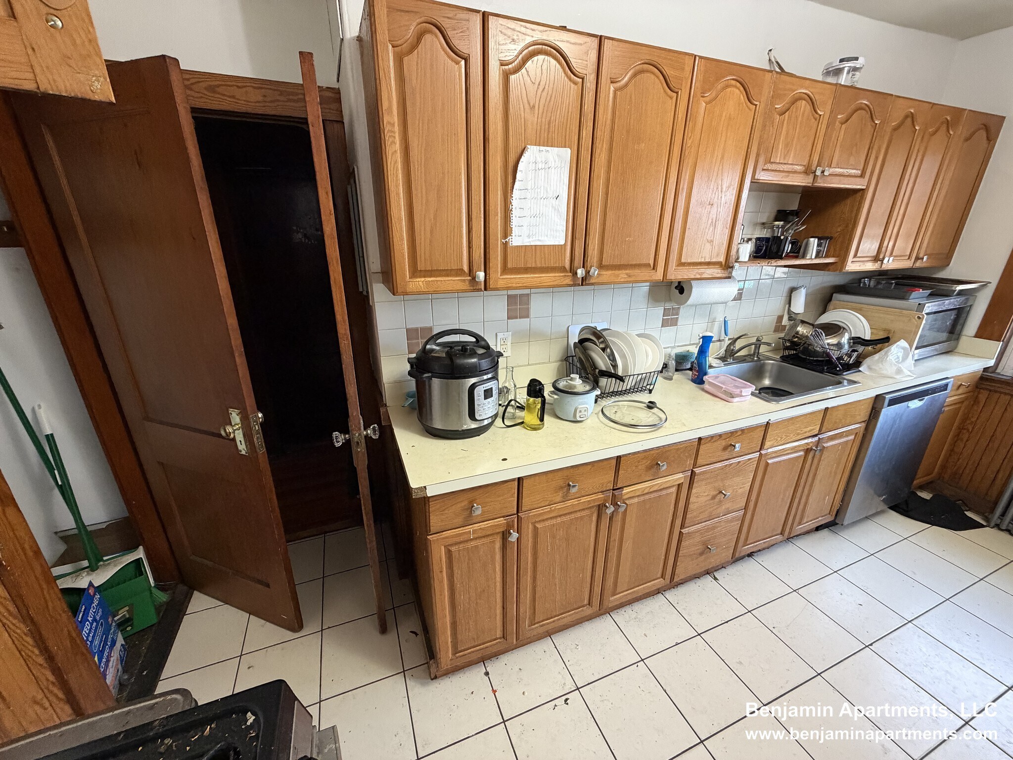 Building Photo - 23 Moraine St