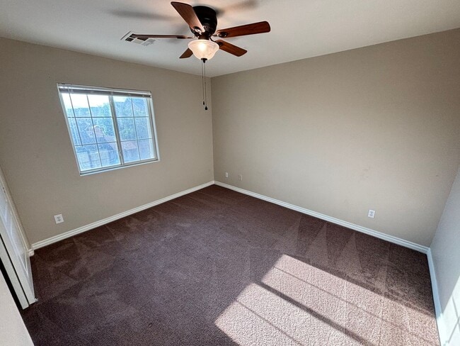 Building Photo - Spacious 4BED/3BATH Home Located in North Las Vegas