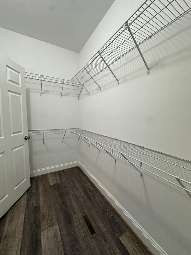 Building Photo - Lovely Custom Built Home with 2 Car Garage and Lots of Privacy