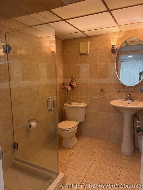 Building Photo - 16300 Golf Club Rd
