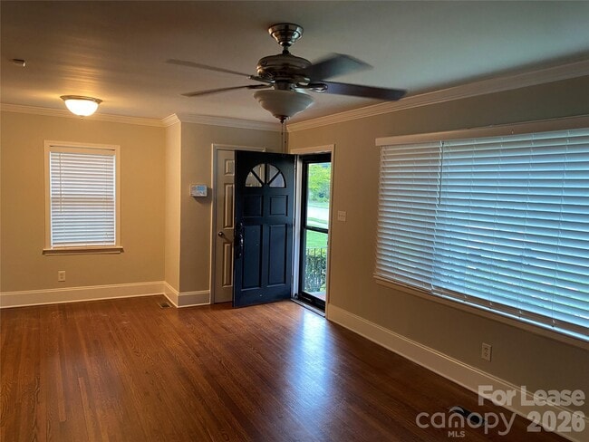 Building Photo - 1323 Carolyn Dr