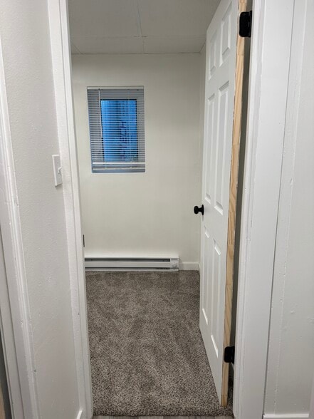 Building Photo - 516 8th St S