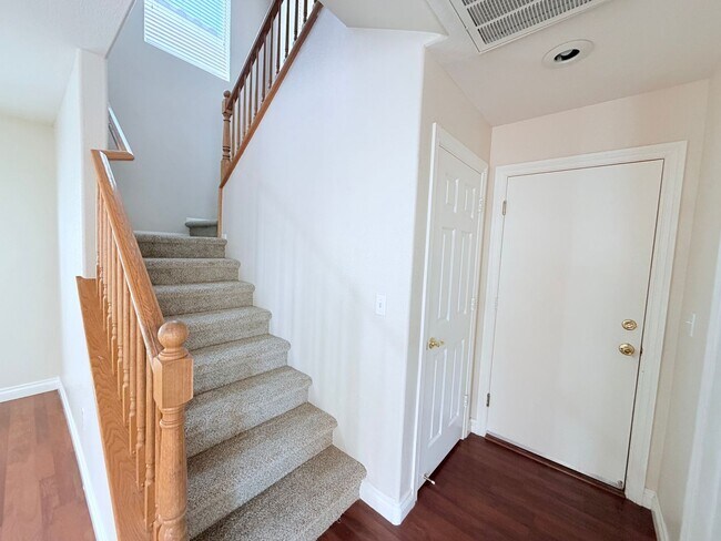 Building Photo - Great Upgraded SFH in Southern Highlands
