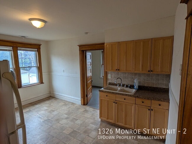 Building Photo - 1326 Monroe St NE