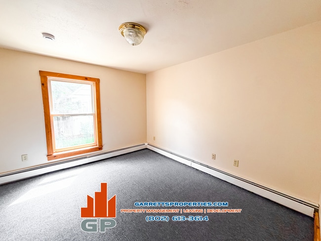 Building Photo - 129 Elm St