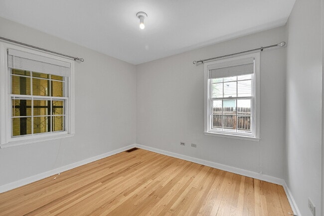 Building Photo - $2,695 - 3 Bed, 1 Bath Updated Home in Den...